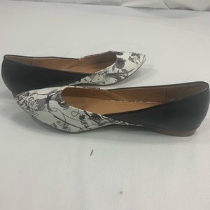 FCC New York paisley flats black and white
